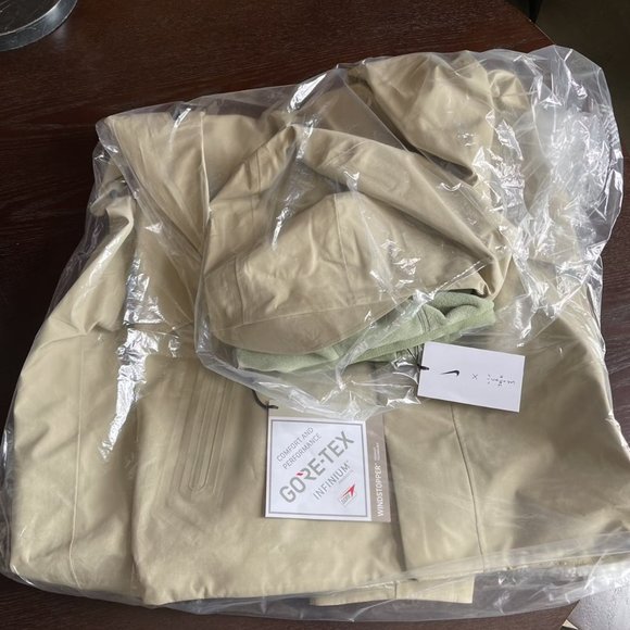 Travis Scott X NIKE Beige CACT.US CORP Edition Jacket - Picture 8 of 9